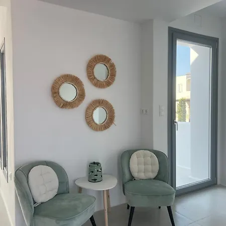 2s Naxos City