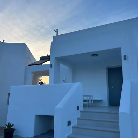 2s * Naxos City